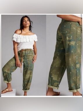 Pilcro Anthropologie Green Army Camouflage ☮️ Peace Sign Cargo  Pants